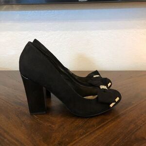 NWT versona black block heels with bows